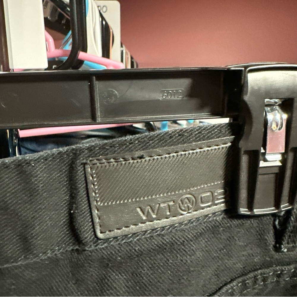 WT02 Men's Black Straight Jeans